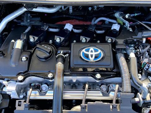 Used 2024 Toyota Corolla LE image 32