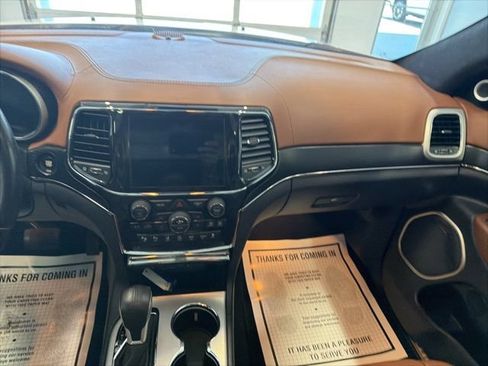 Used 2021 Jeep Grand Cherokee Summit w/ Platinum Series Group AWD/4WD image 22