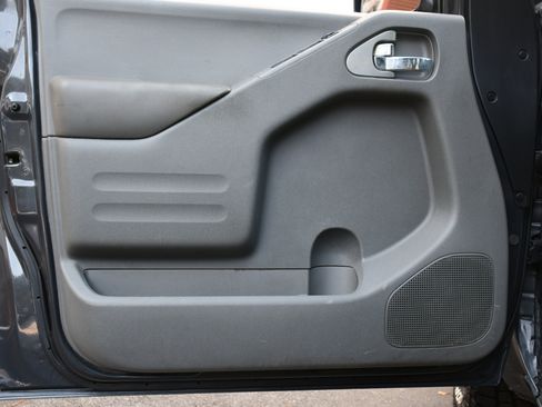 Used 2015 Nissan Frontier SV w/ SV Value Truck Package image 14