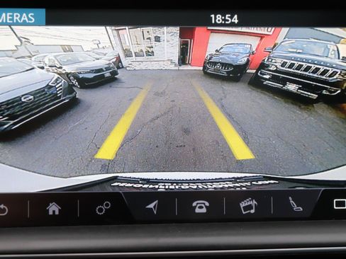 Used 2020 Jaguar F-PACE S AWD/4WD image 36