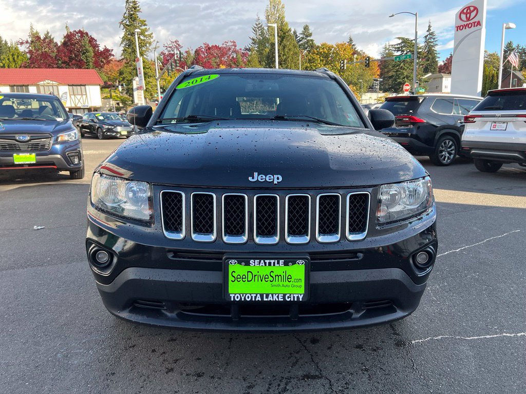 Used 2014 Jeep Compass Latitude w/ Sun/Sound Group AWD/4WD image 2