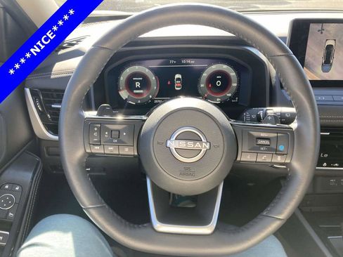 Used 2024 Nissan Rogue SL FWD image 25