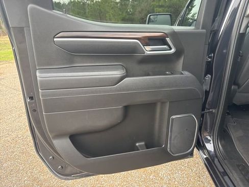 Used 2025 GMC Sierra 1500 SLT AWD/4WD image 13
