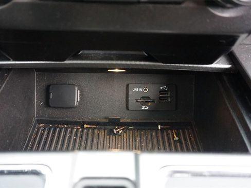 Used 2015 Ford F150 XLT w/ Equipment Group 302A Luxury image 11