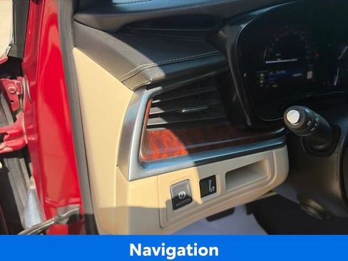 Used 2017 Cadillac XT5 Luxury w/ Driver Awareness Package AWD/4WD image 14