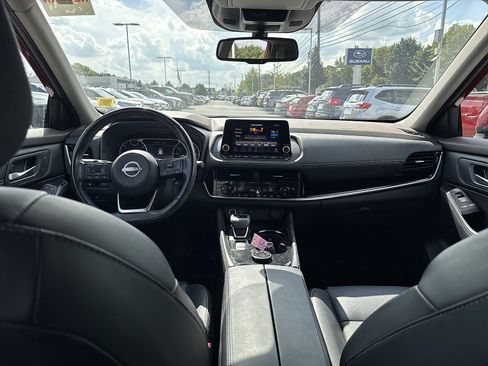 Used 2023 Nissan Rogue SL AWD/4WD image 9