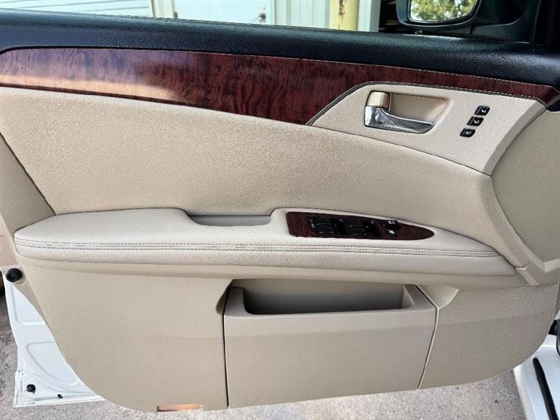 Used 2011 Toyota Avalon Limited FWD image 37