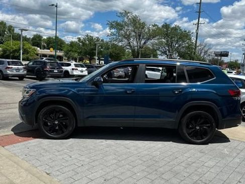 Used 2023 Volkswagen Atlas SE w/ Panoramic Sunroof Package FWD image 14