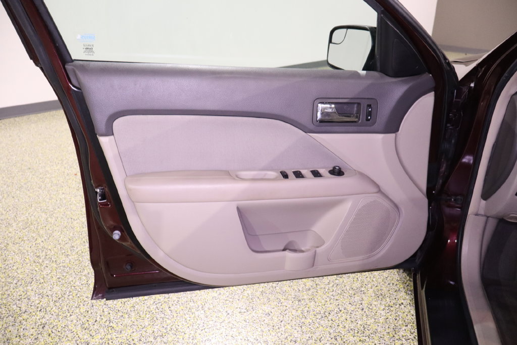 Used 2011 Ford Fusion SE w/ 201A Rapid Spec Order Code FWD image 32