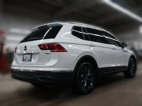 Certified 2023 Volkswagen Tiguan SE image 7