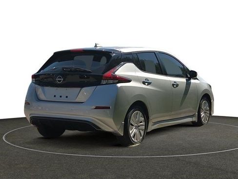 Used 2024 Nissan Leaf S FWD image 6