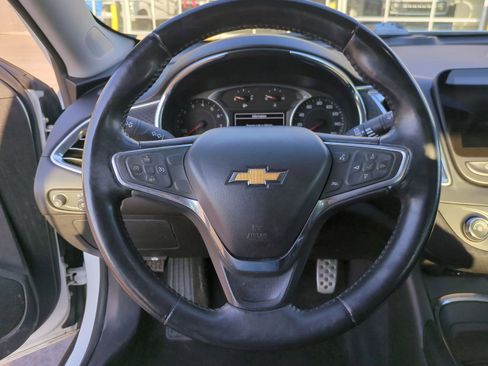 Used 2017 Chevrolet Malibu LT image 22