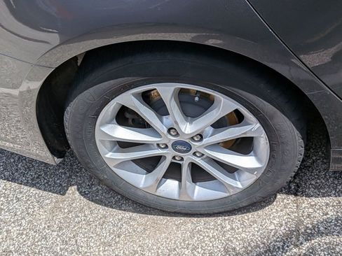 Used 2020 Ford Fusion SE FWD image 5