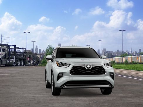 New 2026 Toyota Highlander Platinum image 16