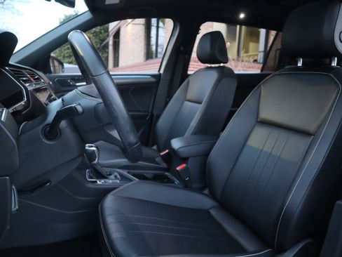 Used 2023 Volkswagen Tiguan SE R-Line image 27