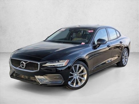 Used 2020 Volvo S60 T6 Momentum w/ Protection Package Premier image 1