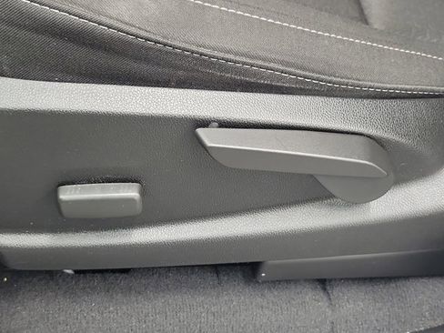 Used 2022 GMC Canyon Elevation image 23