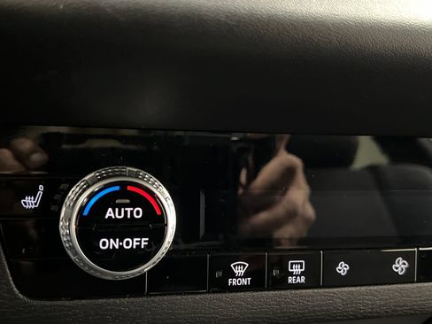 Used 2025 Mitsubishi Outlander SE FWD image 60