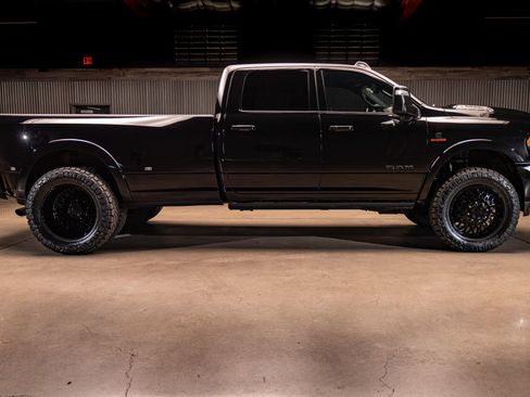 Used 2024 RAM 3500 Limited w/ Night Edition AWD/4WD image 11