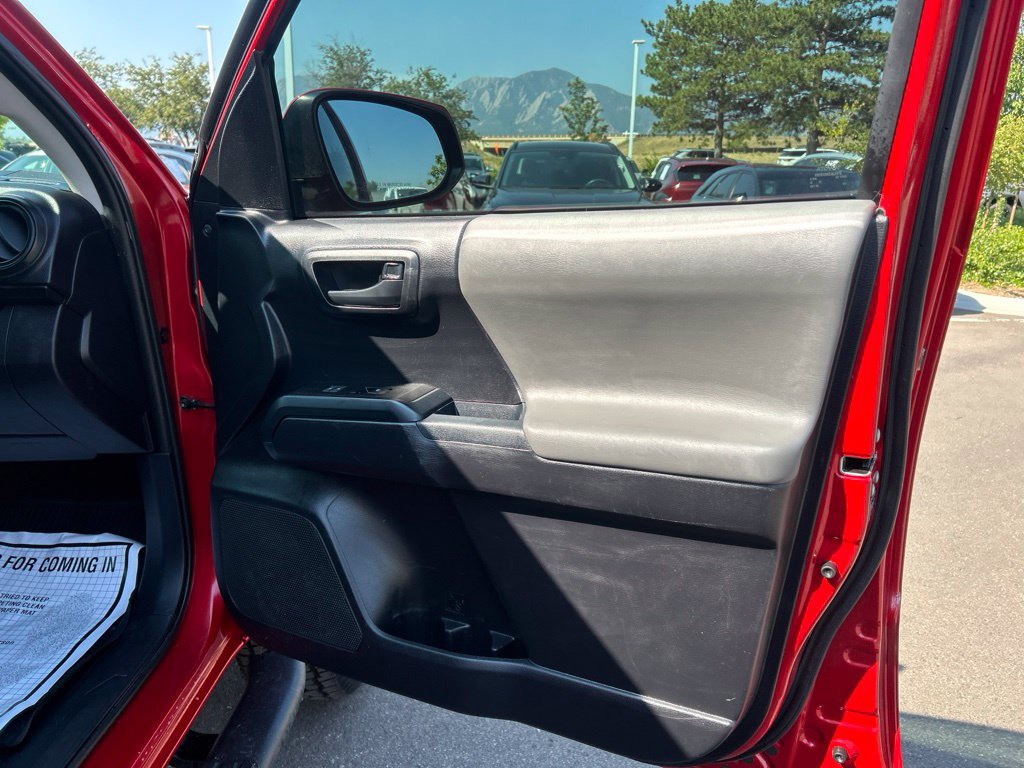 Used 2021 Toyota Tacoma SR AWD/4WD image 10