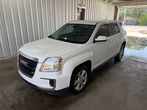 Used 2017 GMC Terrain SLE FWD image 1