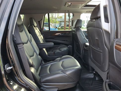 Used 2020 Cadillac Escalade Premium Luxury AWD/4WD image 15