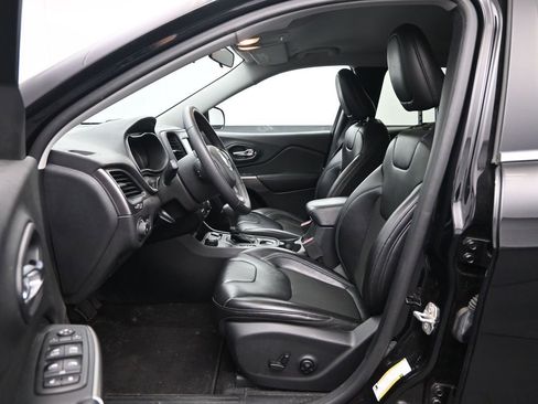 Used 2020 Jeep Cherokee Latitude Plus AWD/4WD image 20
