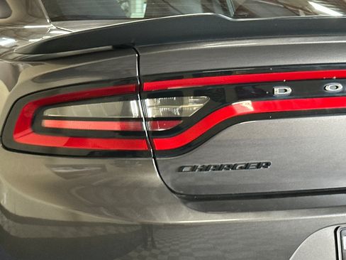 Used 2017 Dodge Charger SE w/ Blacktop Package RWD image 44