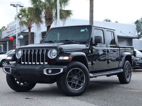 Used 2023 Jeep Gladiator Overland w/ Popular Equipment Package image 1