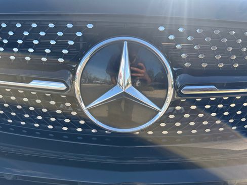 Used 2022 Mercedes-Benz GLC 300 4MATIC image 23