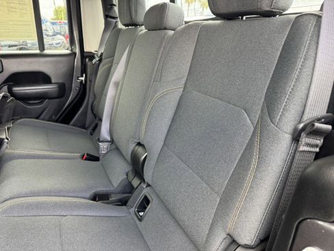 Certified 2024 Jeep Gladiator Sport image 12