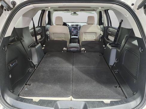 Used 2018 Ford Explorer Platinum AWD/4WD image 14