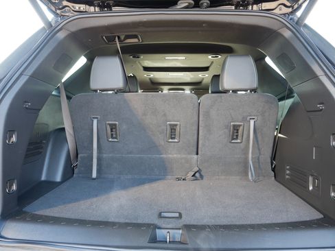 Used 2023 Chevrolet Traverse LT w/ LT Premium Package image 18