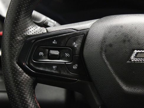 Used 2024 Chevrolet Trax RS w/ Sunroof Package FWD image 22