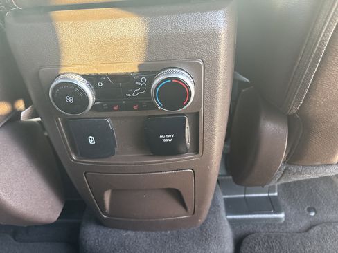 Used 2024 Ford Explorer King Ranch w/ Technology Package image 8