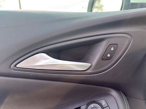 Used 2024 Buick Encore GX Preferred FWD image 25