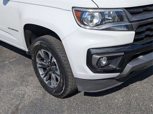 Used 2022 Chevrolet Colorado Z71 image 2