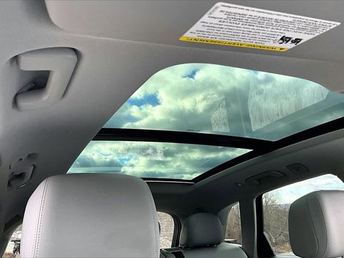 Used 2020 Audi Q5 e Premium Plus w/ Premium Plus Package image 20