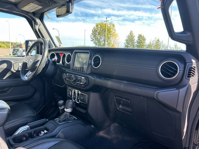 Used 2019 Jeep Wrangler Unlimited Sahara AWD/4WD image 28