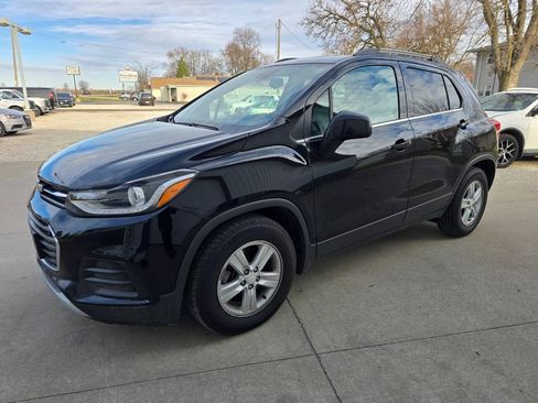 Used 2020 Chevrolet Trax LT FWD image 3
