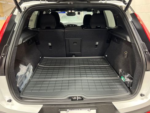 New 2024 Volvo XC40 Recharge Plus image 12