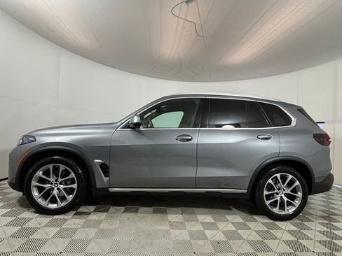 Used 2024 BMW X5 xDrive40i w/ Premium Package AWD/4WD image 4
