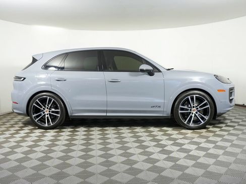 Certified 2025 Porsche Cayenne GTS AWD/4WD image 8