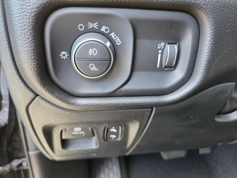 Used 2025 RAM 1500 Big Horn RWD image 12