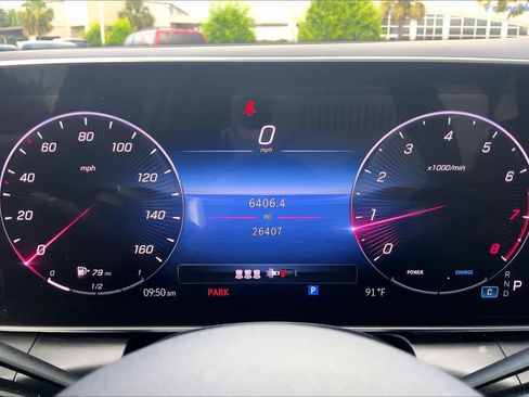 Used 2024 Mercedes-Benz GLC 300 4MATIC image 25