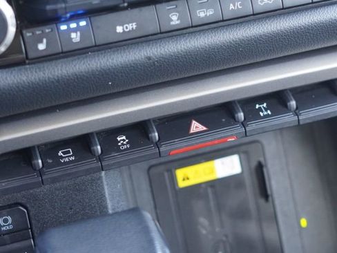 Certified 2022 Toyota Tundra Limited w/ TRD Off-Road Package image 39