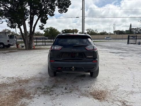 Used 2019 Jeep Cherokee Trailhawk w/ Cold Weather Group image 16