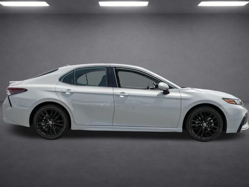 Used 2024 Toyota Camry XSE FWD image 3