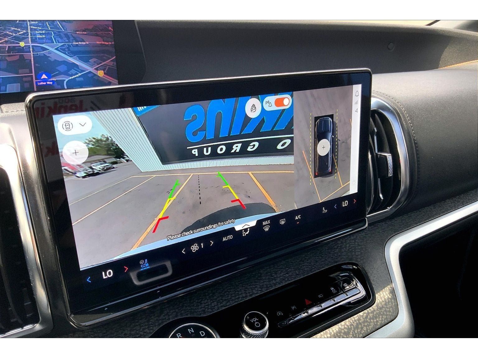 Used 2025 Ford Expedition Tremor AWD/4WD image 23