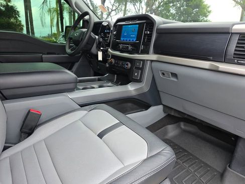 Used 2021 Ford F150 XLT AWD/4WD image 13